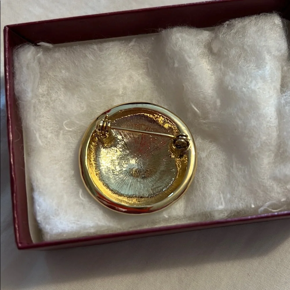 Pin - Picture 3 of 4